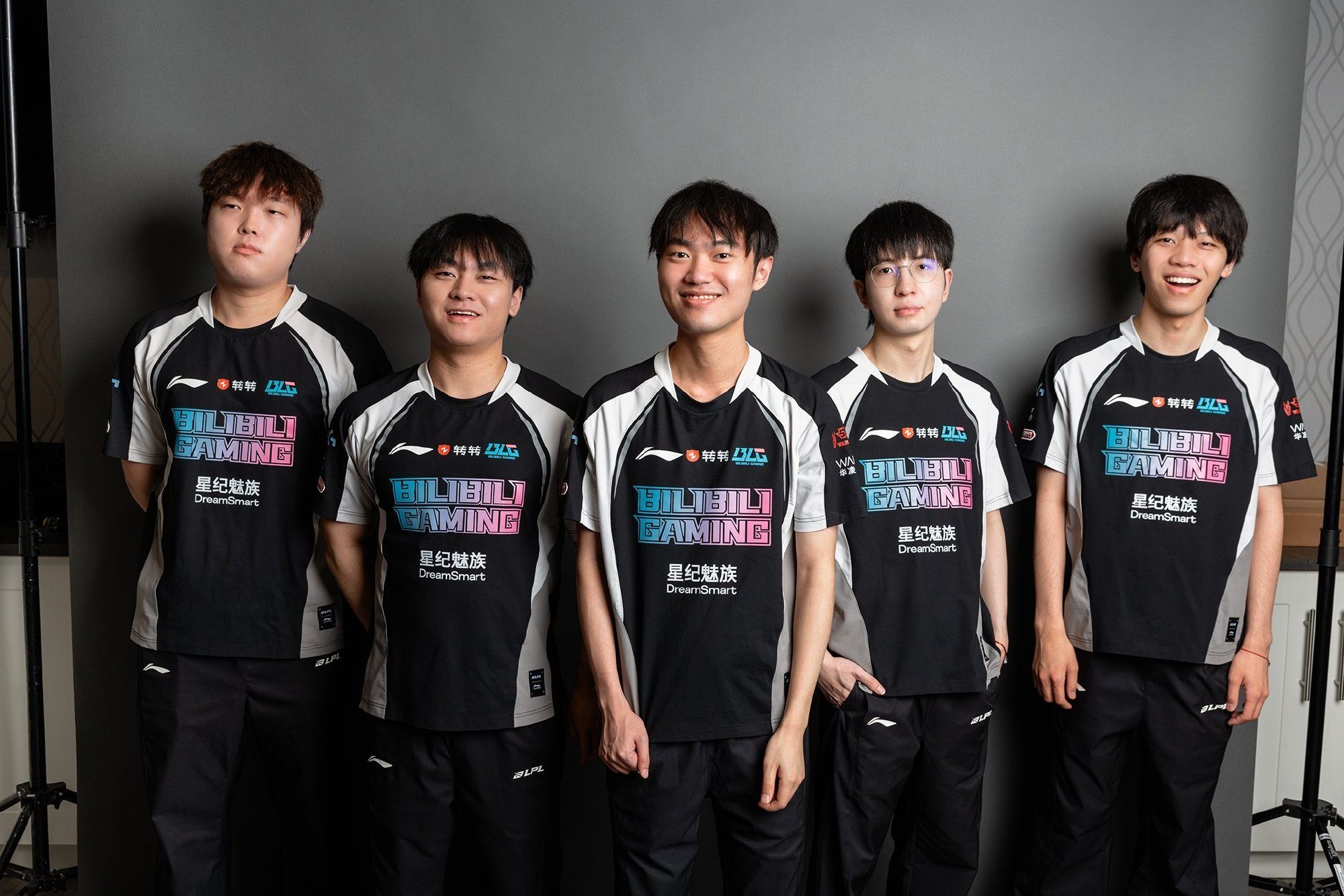 关于GEN碾压G2,Perkz打出惊人五杀峡谷大战半决赛,成为赛场最大亮点的信息 关于GEN碾压G2,Perkz打出惊人五杀峡谷大战半决赛,成为赛场最大亮点的信息