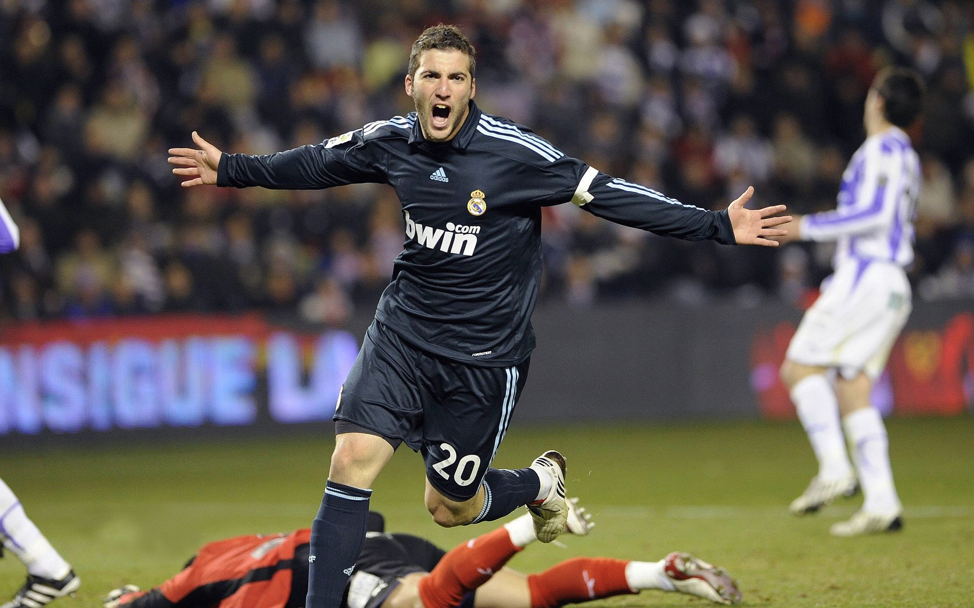 厄瓜多尔血拼佛罗伦萨,布鲁诺在奥运周期关键战接管比赛