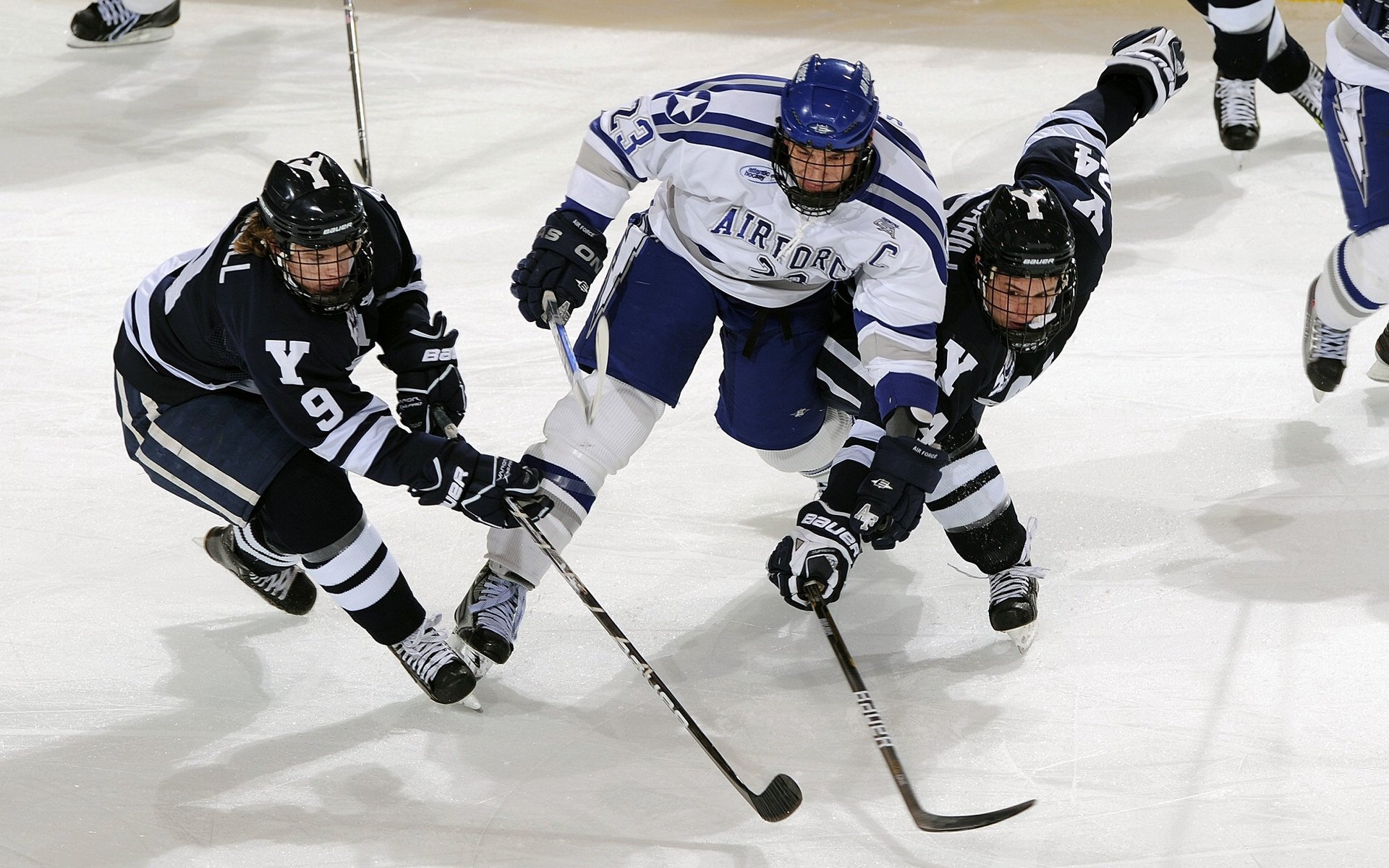 威廉姆斯鏖战迈凯伦，诺里斯惊艳四座，一场定义未来的经典对决