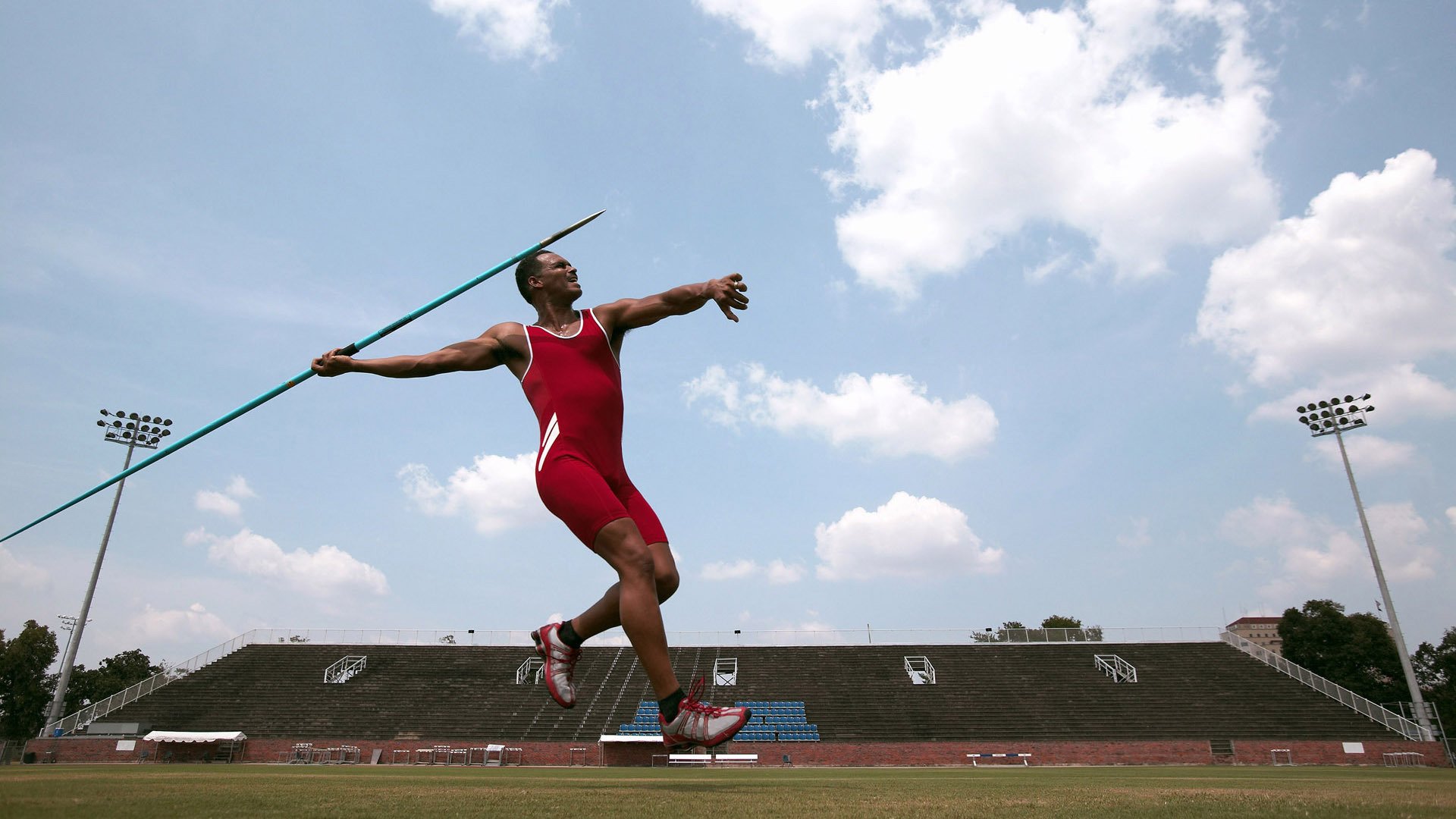 马德里竞技轻取马赛，姆巴佩点燃赛场，一场战术与天赋的完美交响